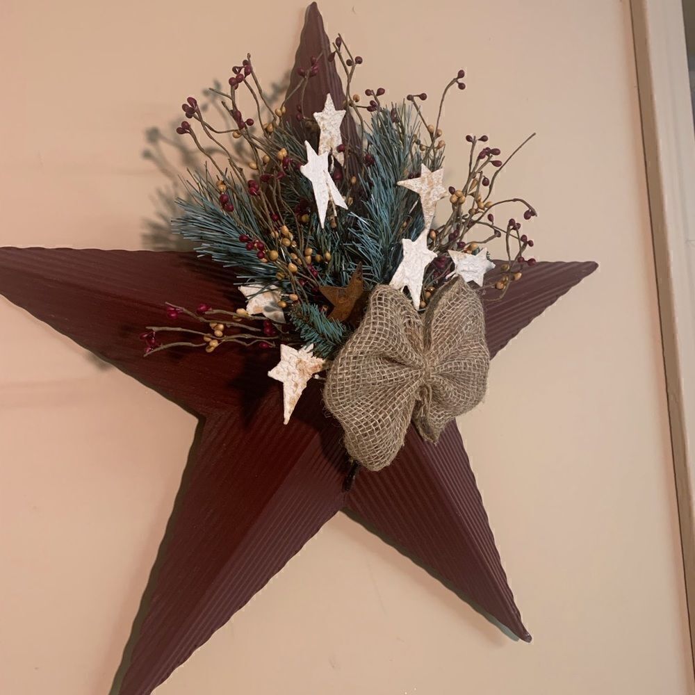 Rustic tin star. Inv 255 - Picture 2 of 2